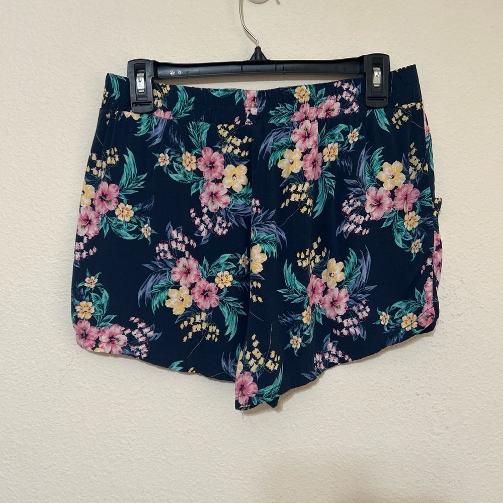 Lush Floral High-Waist Rayon Pull-On Shorts with Drawstring - Picture 6 of 8
